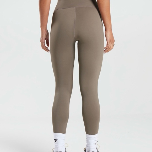 GYMSHARK ELEVATE LEGGINGS - Picture 4 of 5